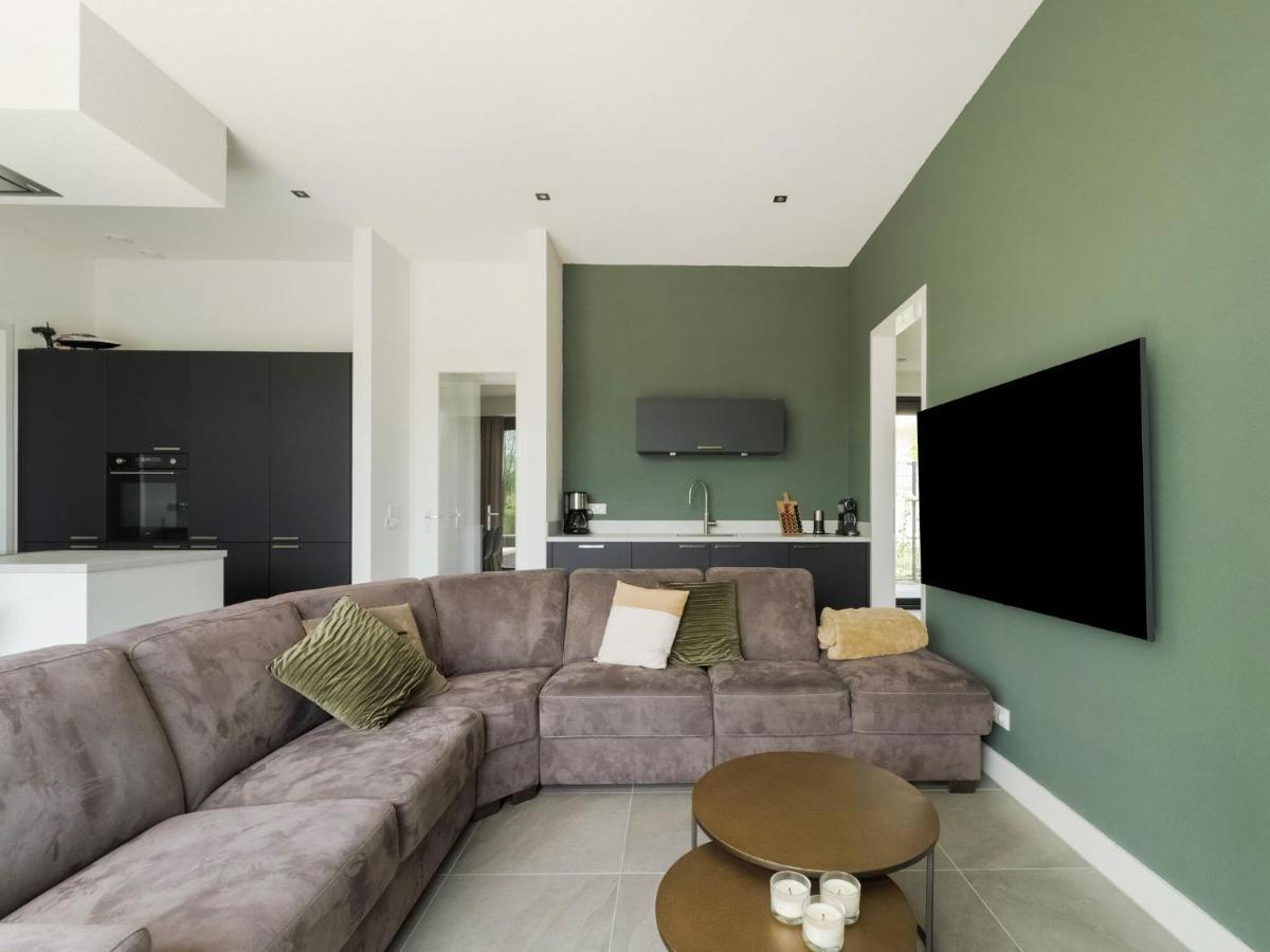 Swanky Villa In Zeewolde With Garden 外观 照片