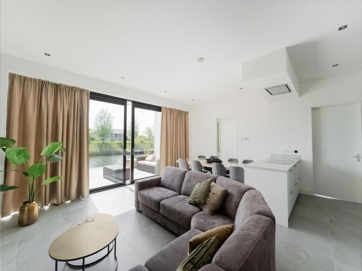 Swanky Villa In Zeewolde With Garden 外观 照片